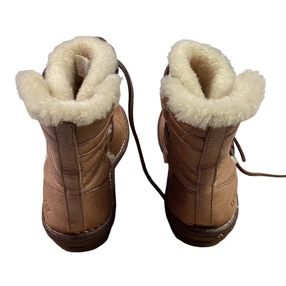 UGG Caspia 1932 Leather Boot - Picture 4 of 8